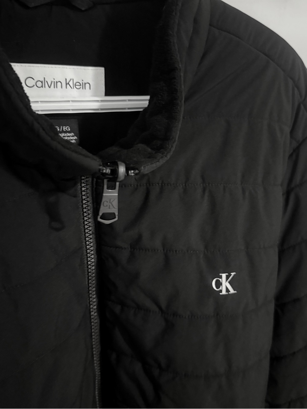 Calvin Klein Men's Black Quilted Lightweight Puffer Jacket - Picture 3 of 7